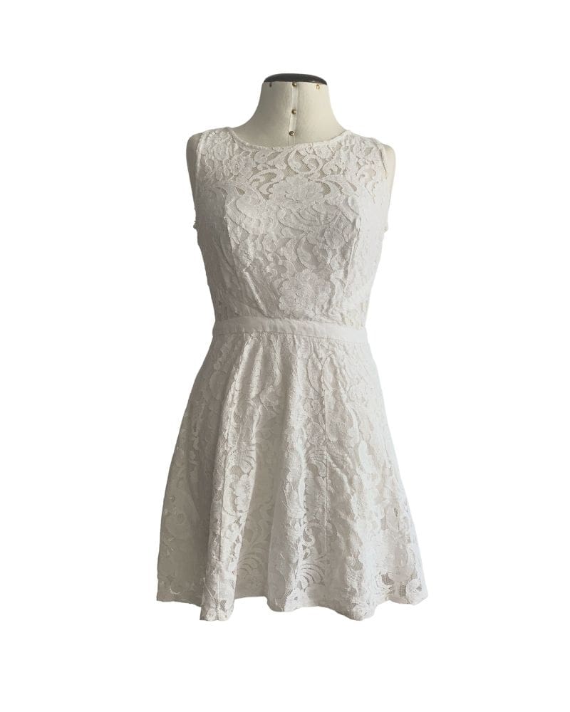 Pequeños vestidos blancos de encaje con escote cuadrado de estilo vintage Blanco